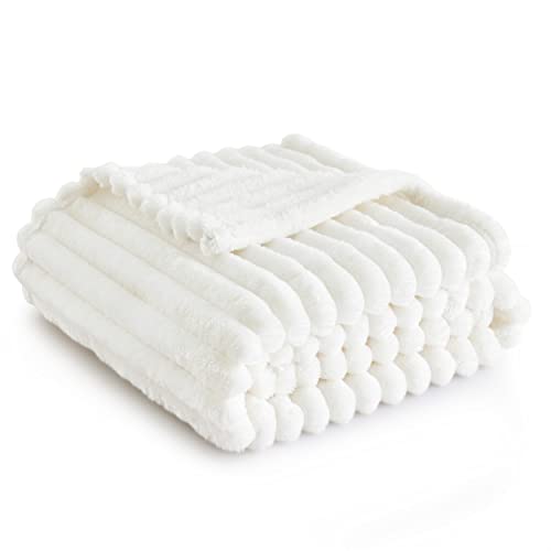 Snuggle Up with Soft and Cozy White Throw Blanket Design