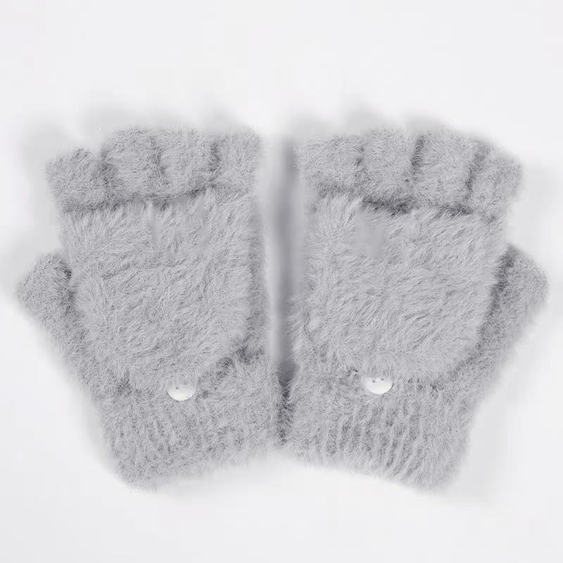 These Velvet Deer Gloves Survived a Polar Vortex — Here's Proof