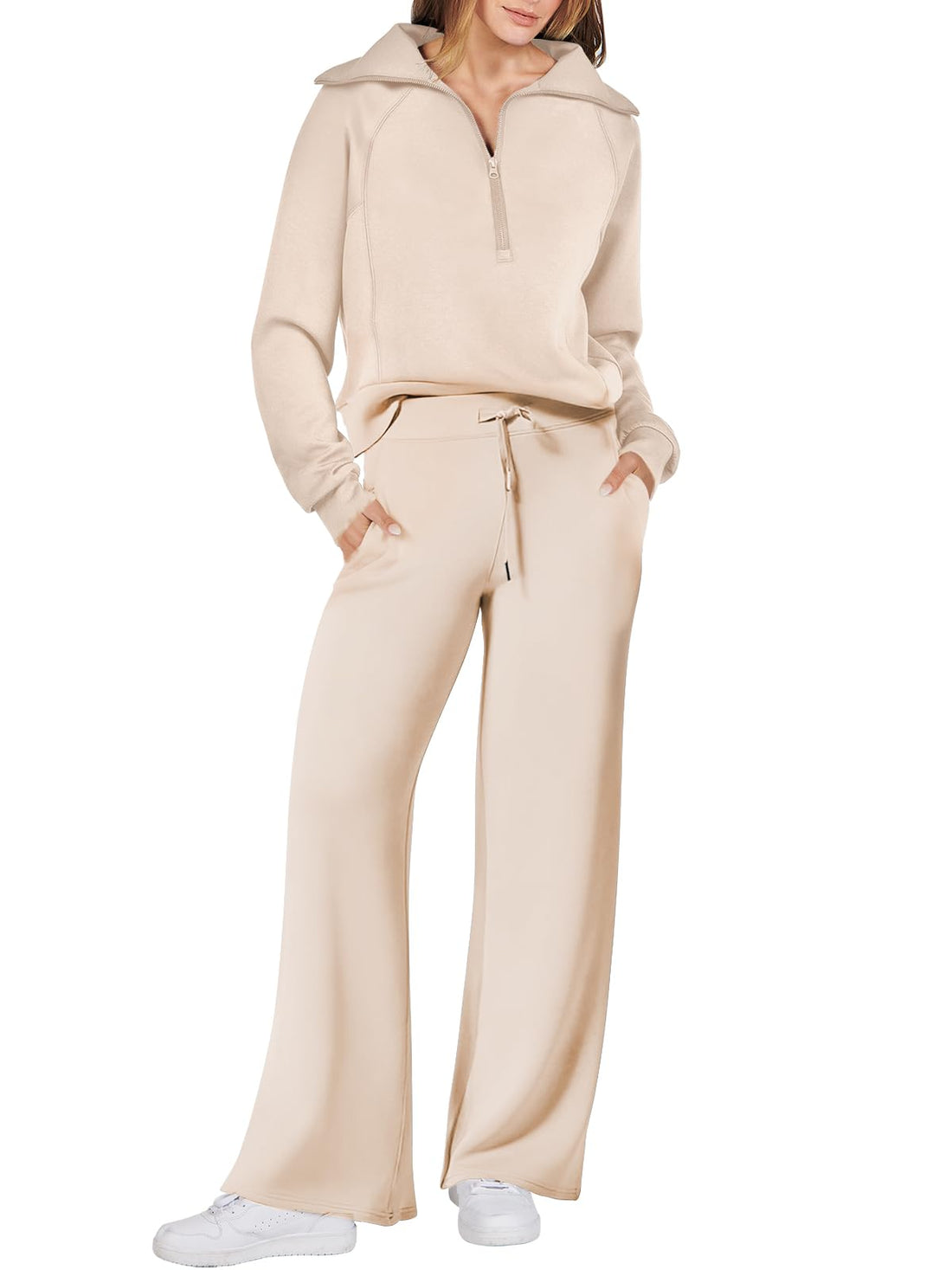 Cozy Up in Style: 2-Piece Oversized Sweatsuit for Fall.