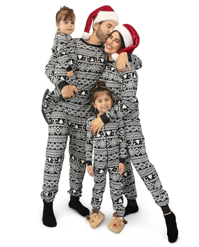 Cozy Holiday Pajama Sets for the Whole Family