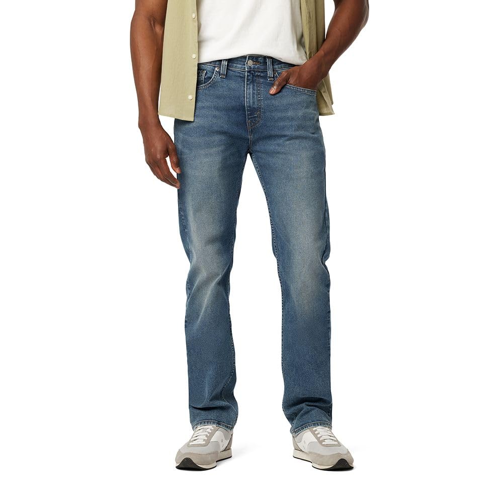 Levi Strausssignature men's slim-fit denim jeans with stretch functionality features.