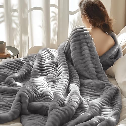 Wrap Yourself in Luxury: Super Soft Twin Fleece Blanket of Giants