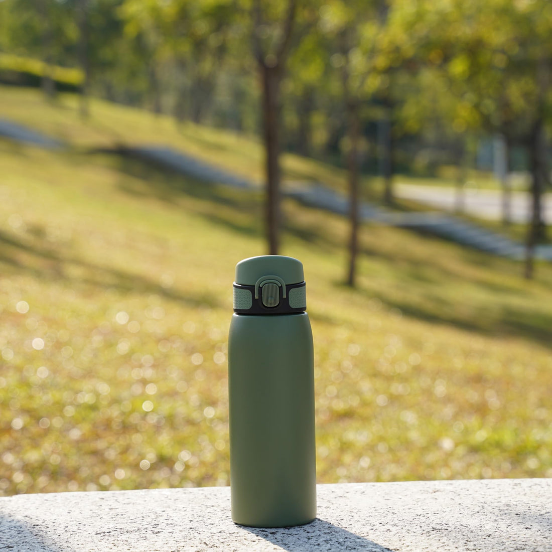 Insulated Mug for Adventurers: Durable, Portable Hydration Companion Found Here