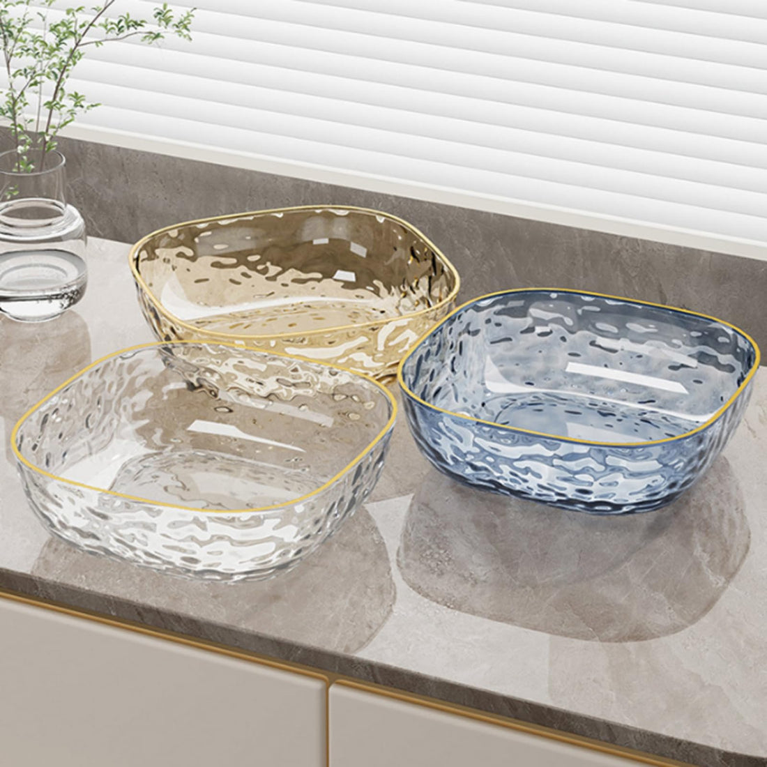 Opulent Square Plastic Fruit Plates with Gilded Edges - Multifunctional Serving Vessels