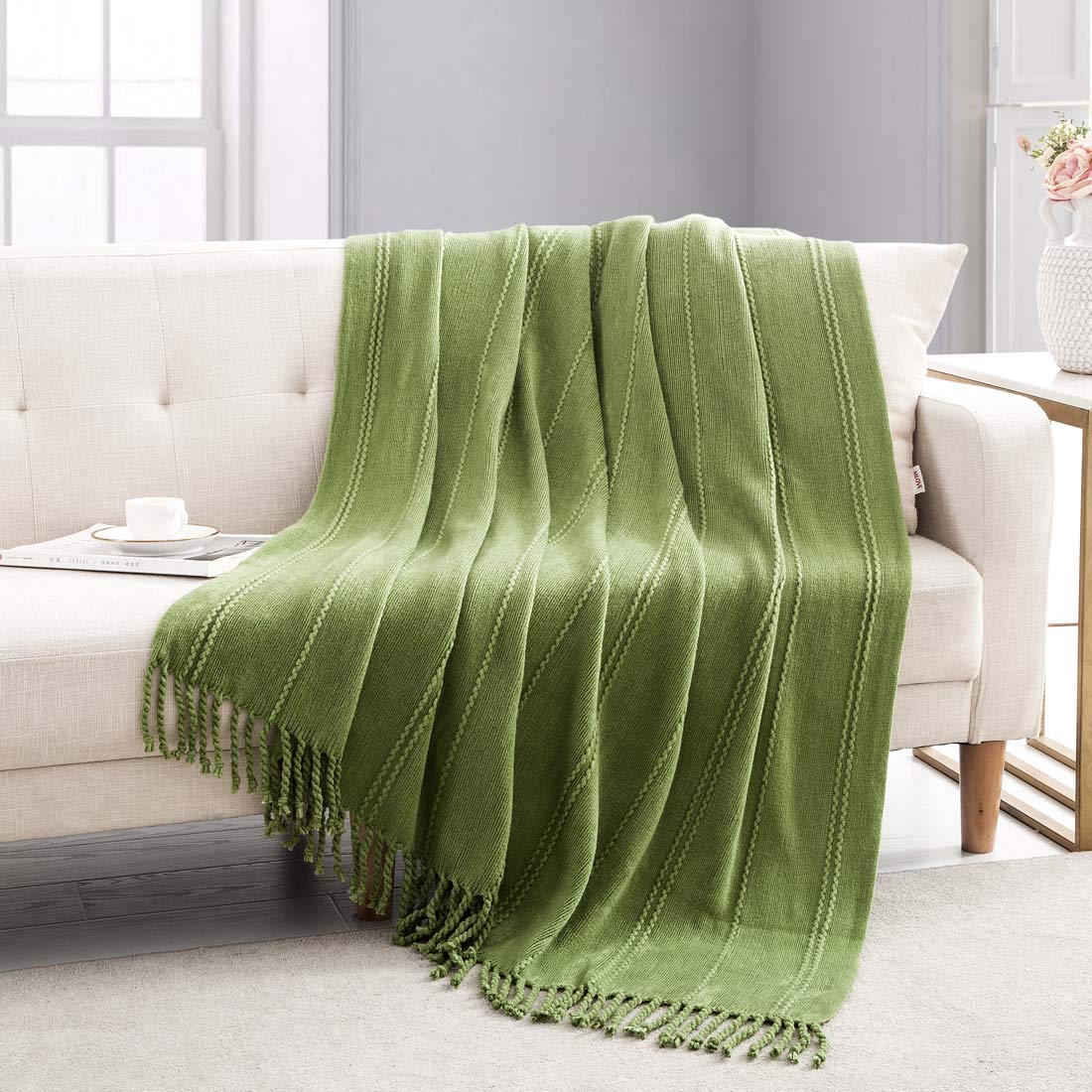 Revdomfly Knitted Throw Blanket with Fringe Tassels in Green