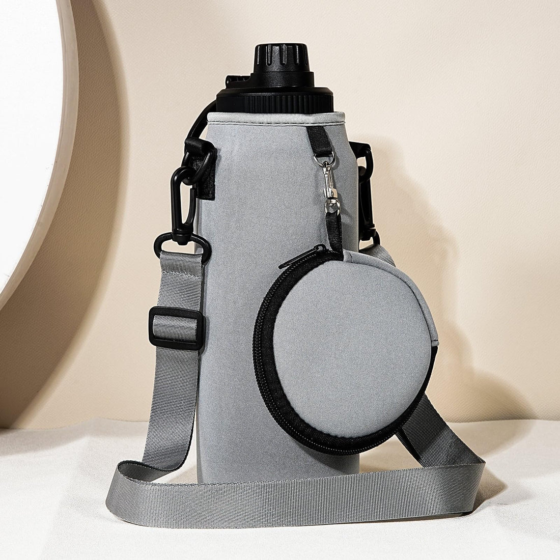 Don't Miss Out: The Ultimate Hands-Free Hydration Companion for Your Next Adventure!