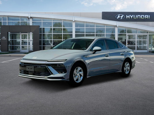 Elegant, feature-packed, and fuel-efficient, the 2025 Hyundai Sonata SE.