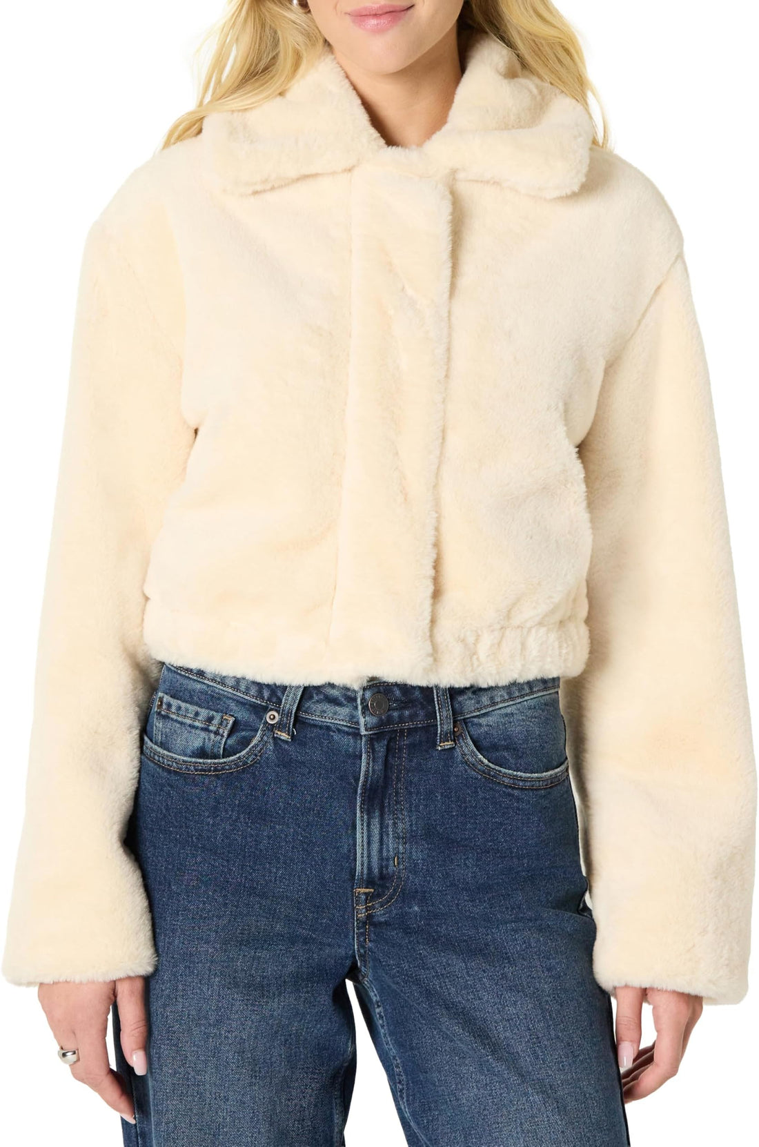 Amazon Essentials Women's Oversized-Fit Cropped Faux Fur Jacket with Collar