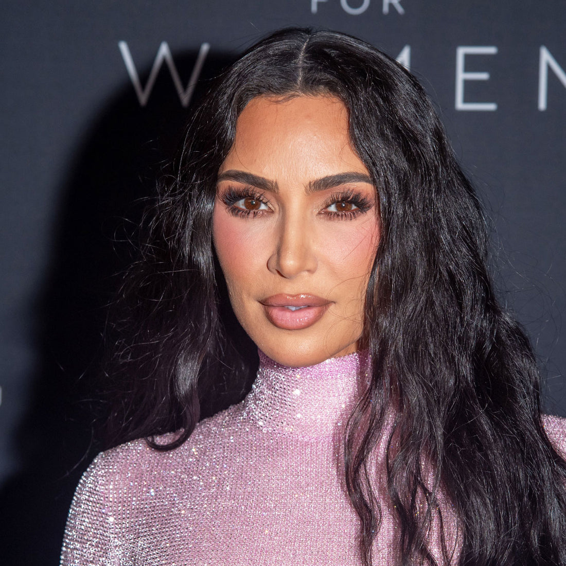 Fans Say Kim Kardashian Looks ‘Unrecognizable’ In New Ultra-Pale Selfie