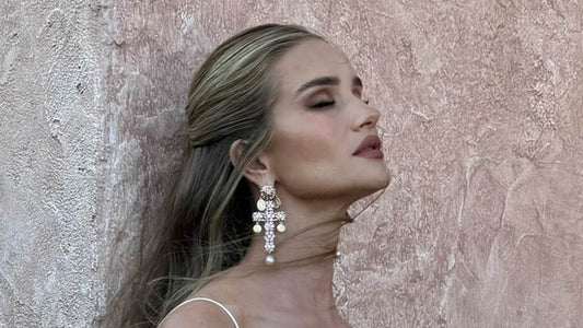 Rosie Huntington-Whiteley Showcases Stunning Figure In Dolce & Gabbana Gown