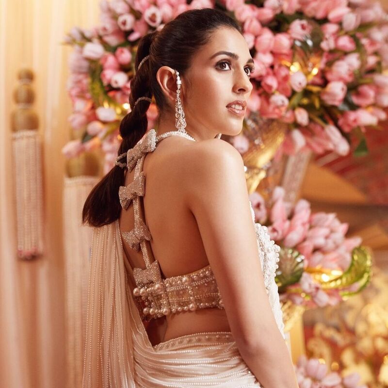 Vintage Indian Elegance: A Girl's Guide To Dreamy Wedding Fashion