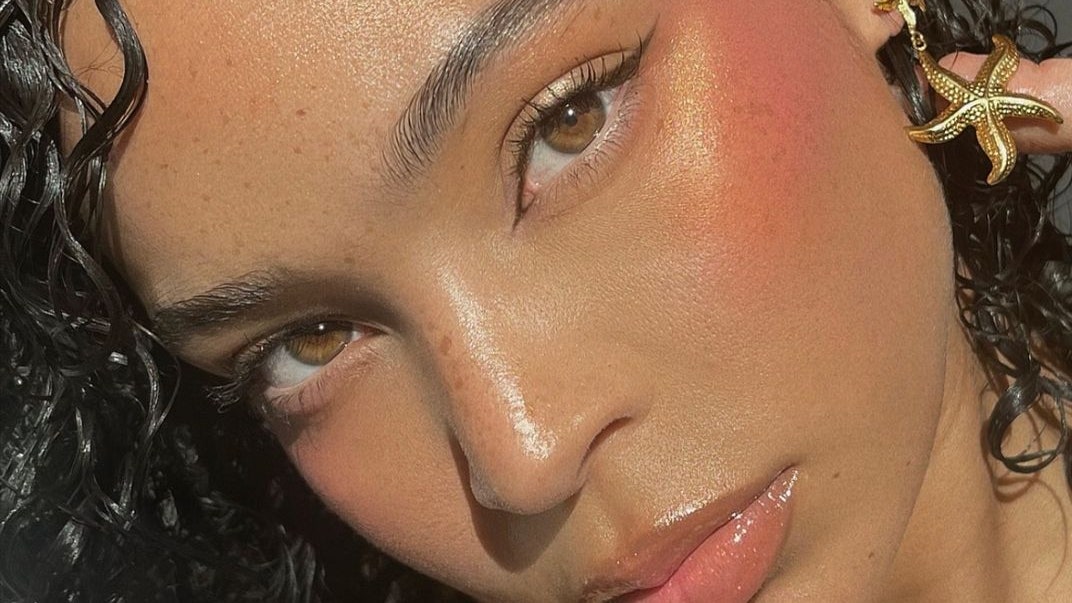 Sunset Blush Technique: Achieve A Captivating Sun-kissed Glow On Skin