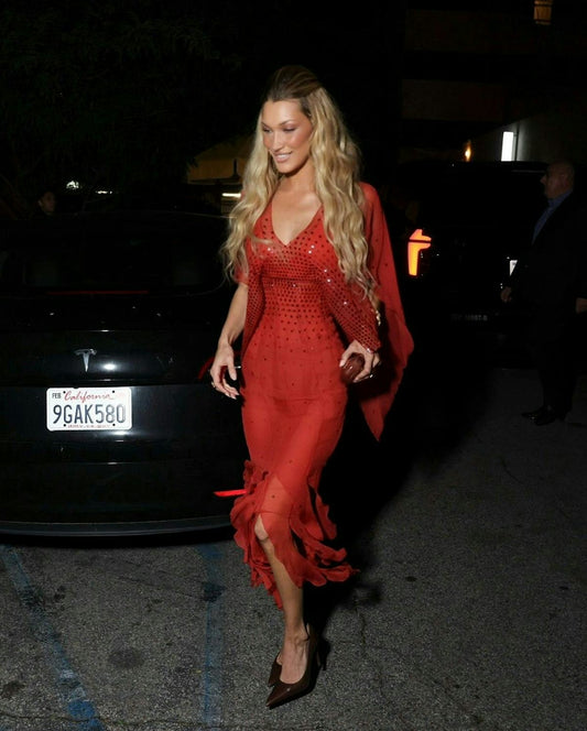 Bella Hadid Wins Valentine's Weekend With Archival Fashion, Proving Vintage Is The New Black