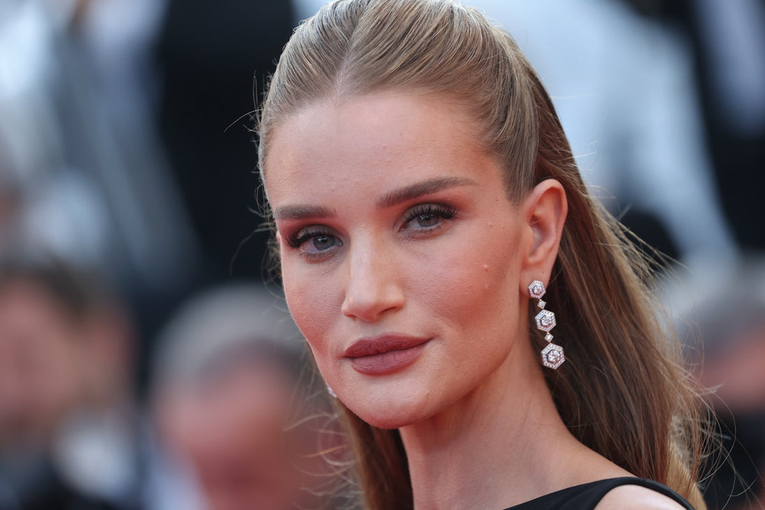 Rosie Huntington-Whiteley Wows At The Academy Museum Gala With Gold