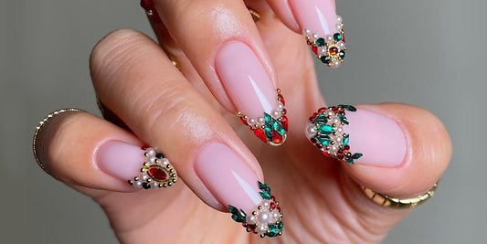 65 Elegant Christmas Nail Designs To Elevate Your Holiday Style