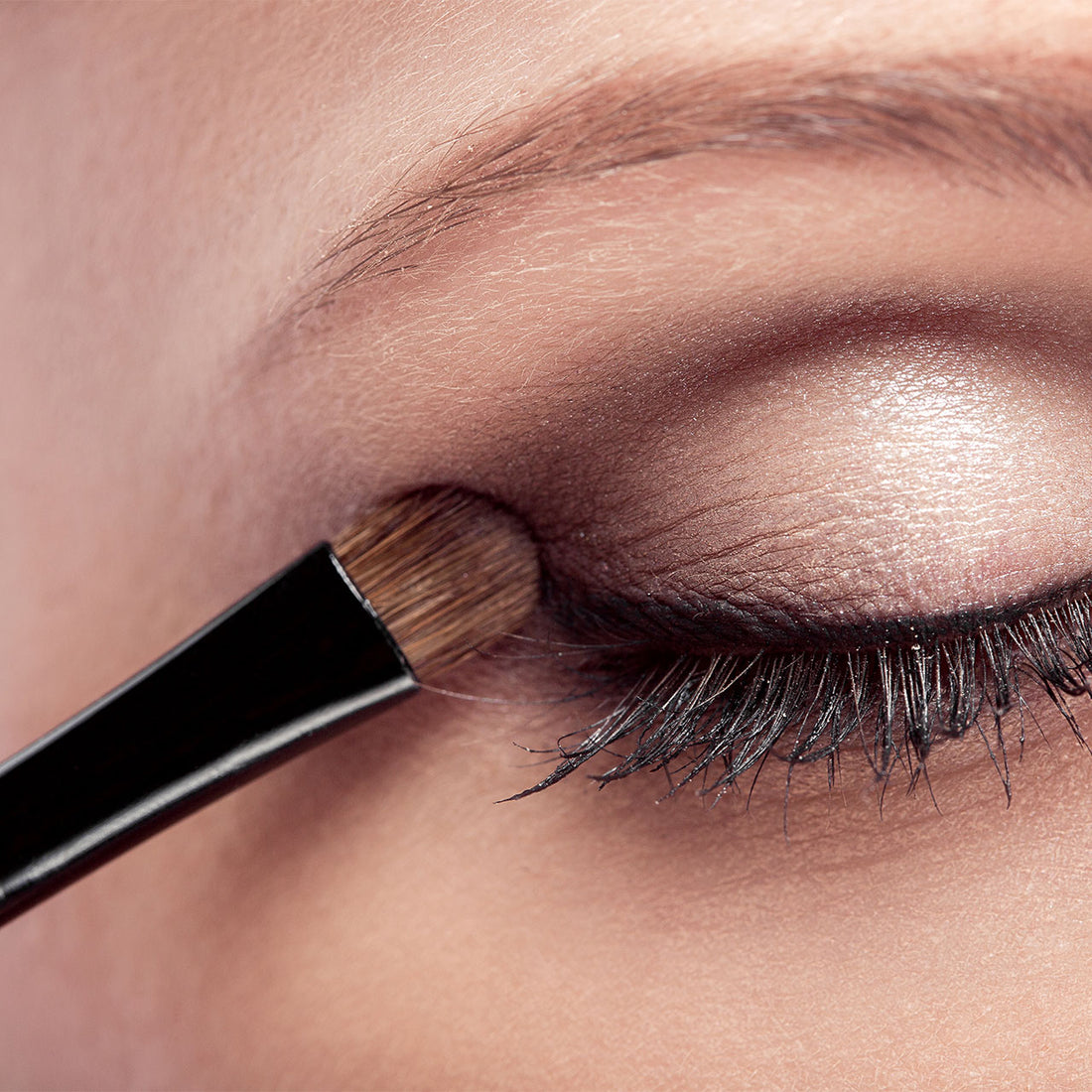 Mastering The Art Of Makeup For A Younger, Fresher Look