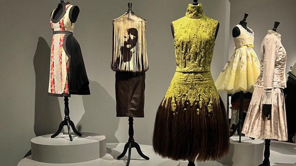 UNCOVER THE HAUTE COUTURE SECRETS OF LEE McQUEEN'S CREATIVE PROCESS!