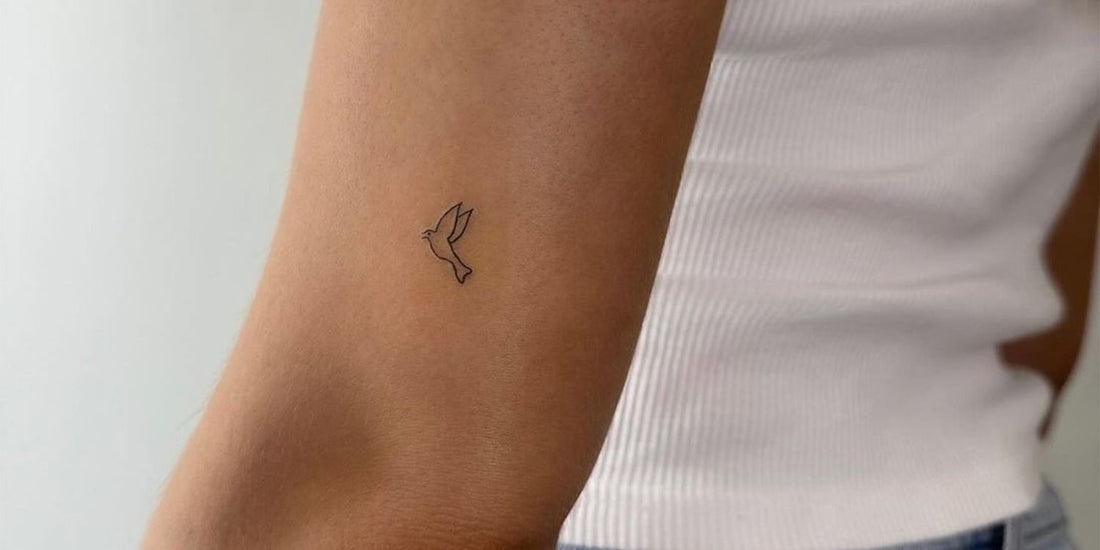 25 Tiny Tattoos For Inspiration: Hearts, Flowers